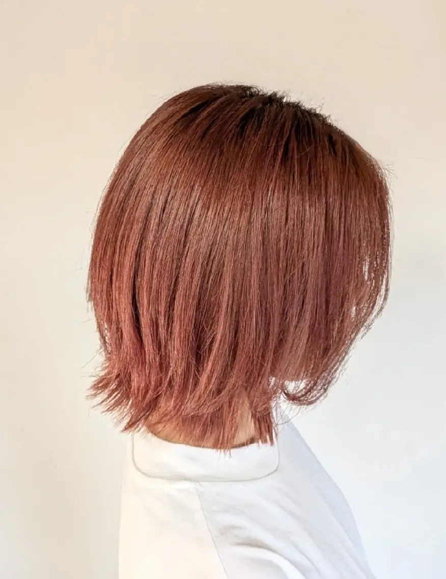 ショート 顔周りカット レイヤーカット 外ハネヘア 佐々木あきこ 髪質改善ストレートのヘアスタイル