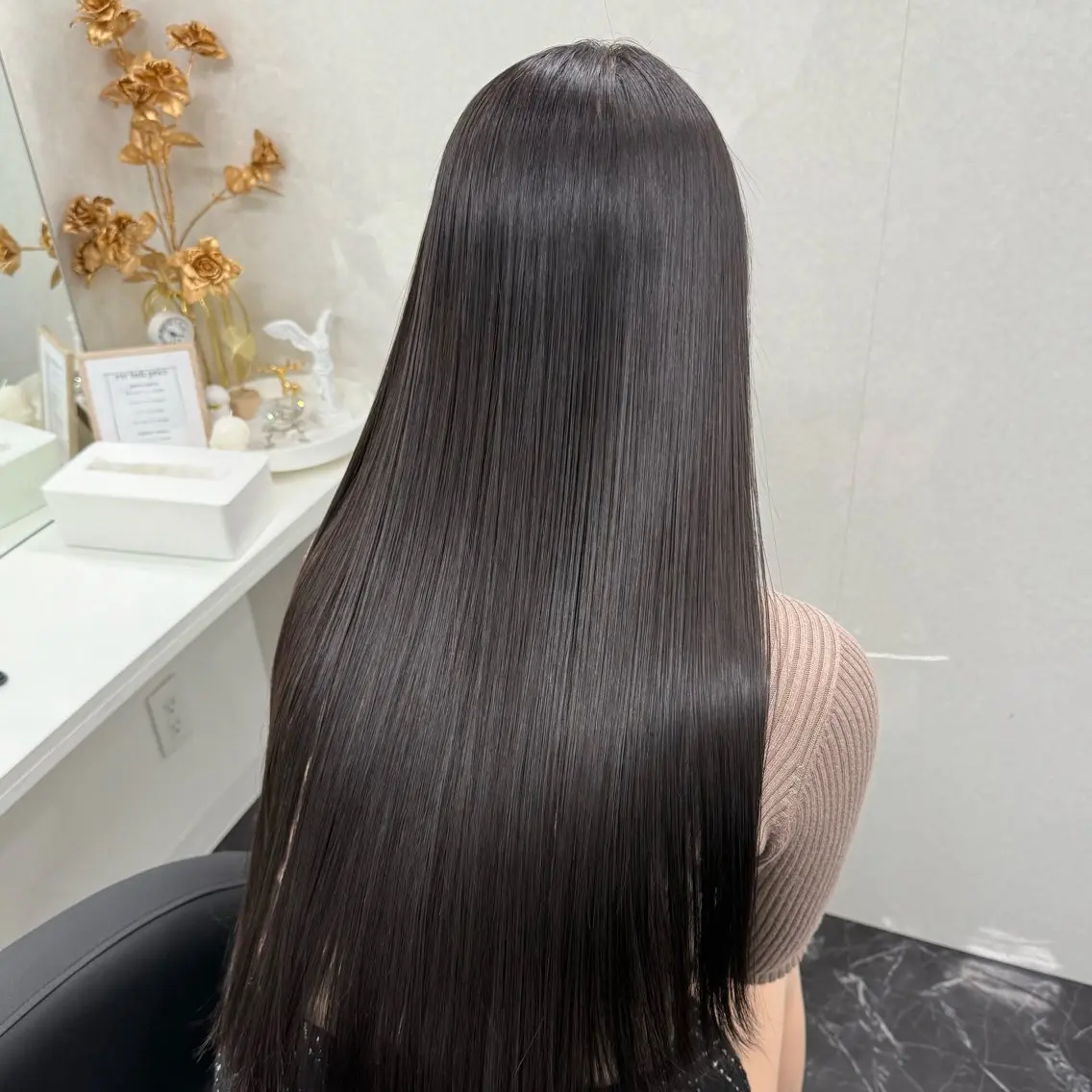 セミロング カラー ベージュカラー ブリーチ ブラウンカラー ショコラブラウン チョコレートブラウン ヘアカラー トリートメント 天神/ケアブリーチ/ 髪質改善/上質艶髪のヘアスタイル