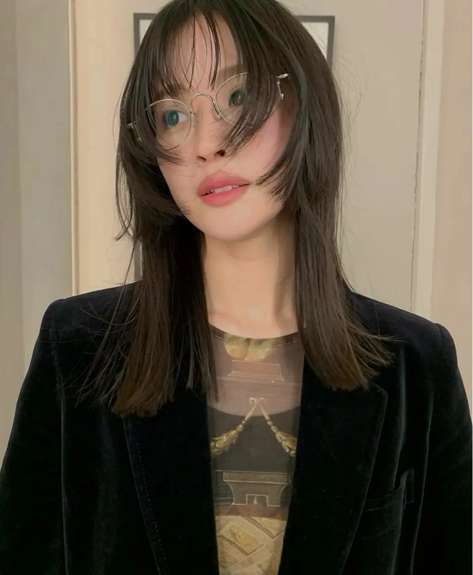 セミロング カット ヘアカラー maeda nonohaのヘアスタイル