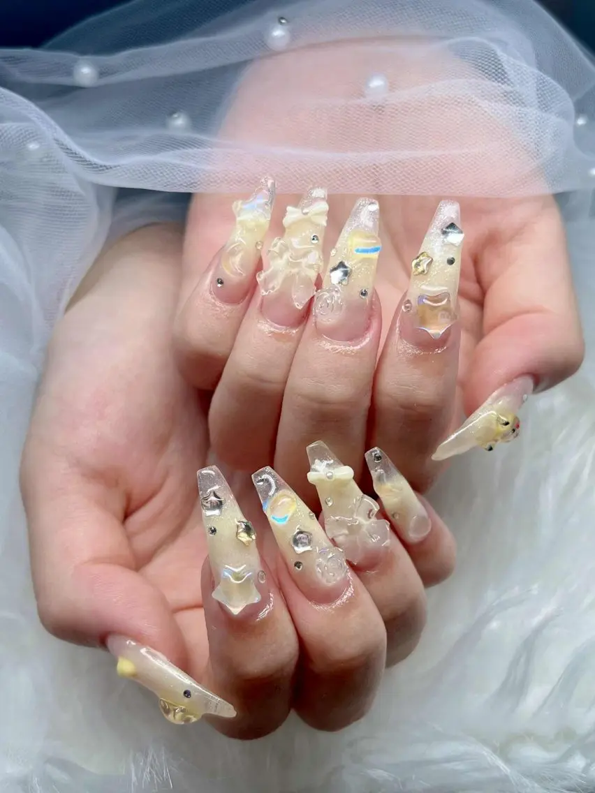 ネイル フレンチネイル ジェルネイル ガラスフレンチ ハロウィン ハート ハンドネイル H.baby Nail Salonのネイルデザイン