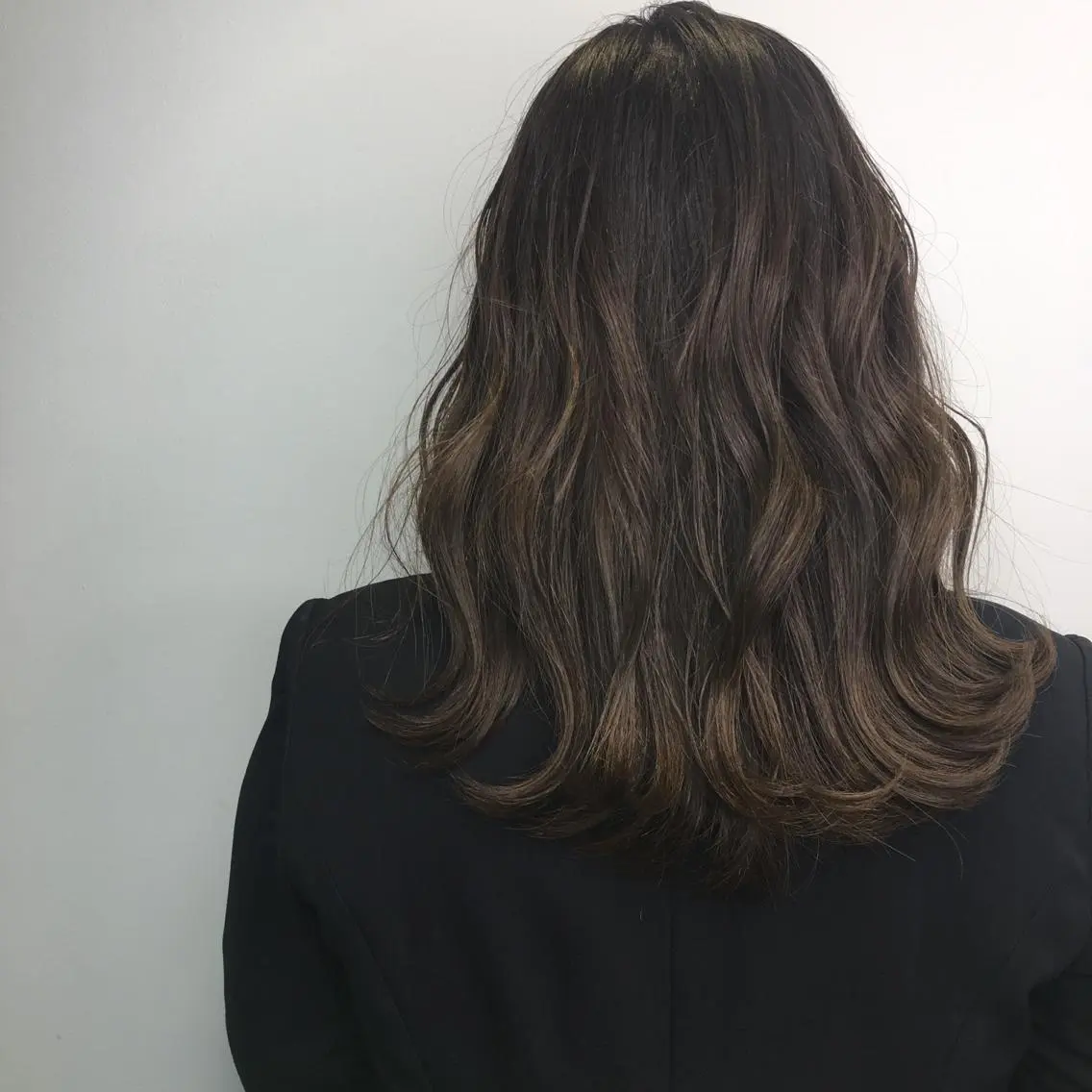 ミディアム 渡邊 唯のヘアスタイル
