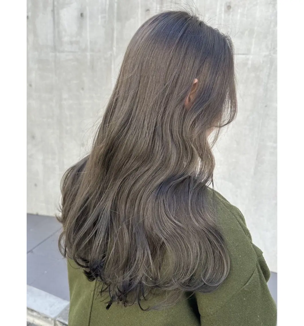ロング カラー 透明感Color🩶 髪質改善 ユウナ🦋のヘアスタイル