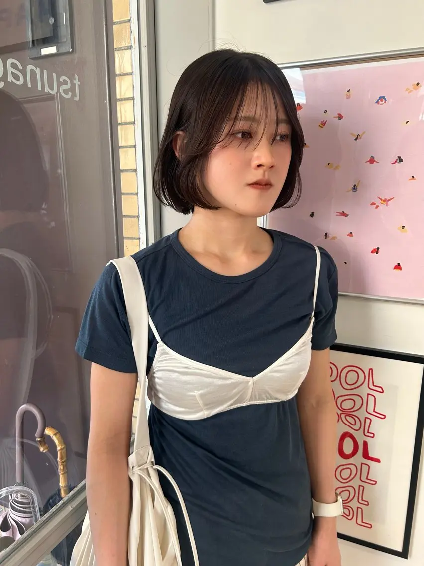ミディアム ボブ 顔周りカット サイドバング カット ヘアカラー _ yumeのヘアスタイル