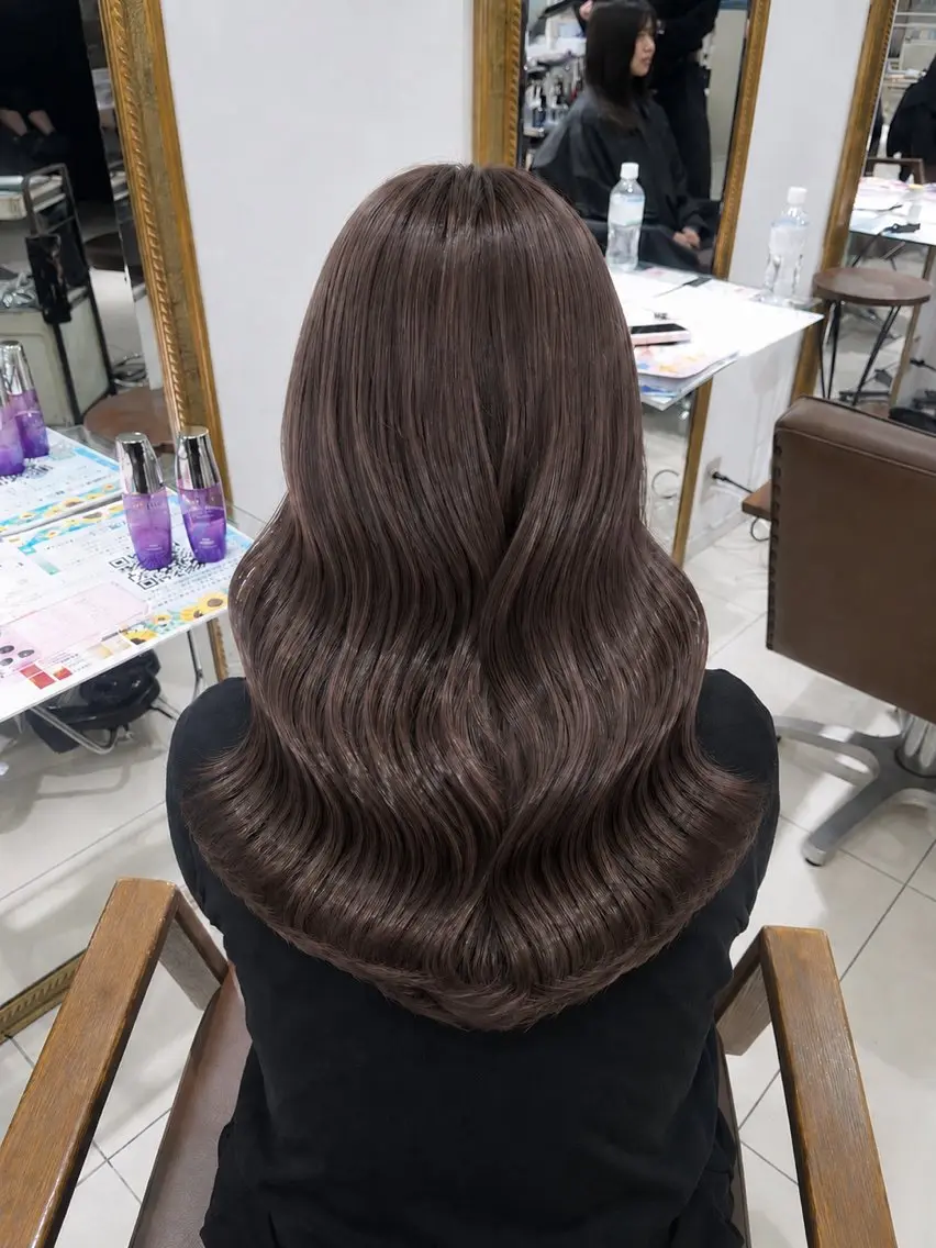 ロング ヘアカラー 柔らかグレージュ🤍 髪質改善Hanakaのヘアスタイル