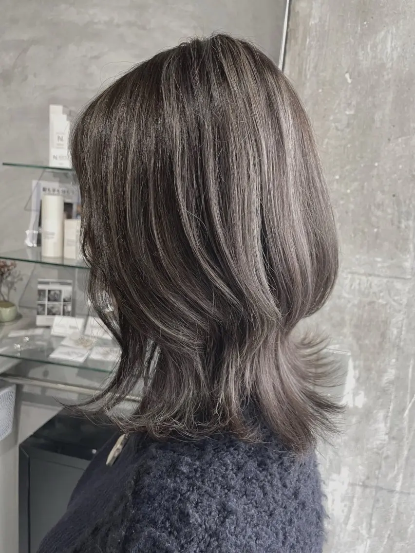 ミディアム ミヤタ フミヤのヘアスタイル