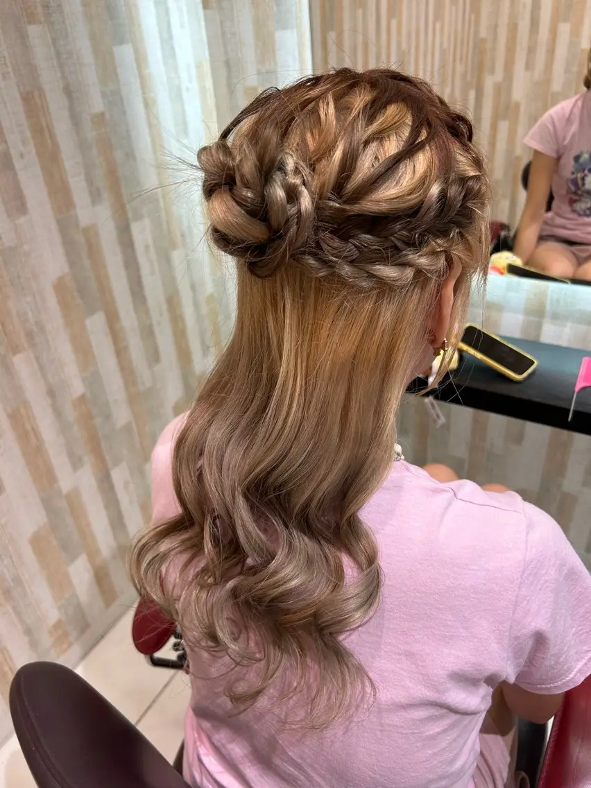 ロング ヘアアレンジ ハーフアップ ヘアセット EARTH平塚 🎀白石 りおん🤍のヘアスタイル