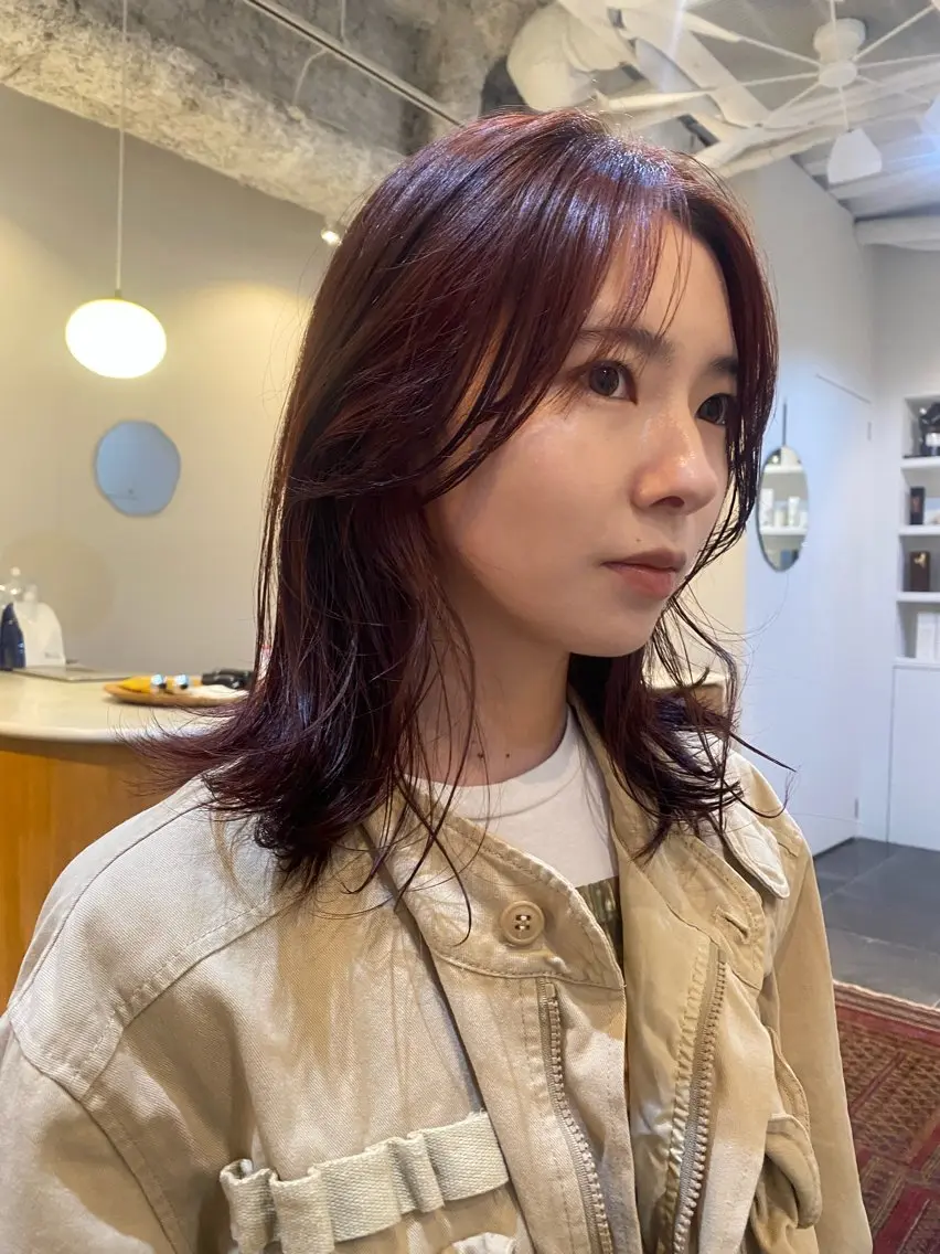 ミディアム カラー レッドカラー 永田 愛莉のヘアスタイル