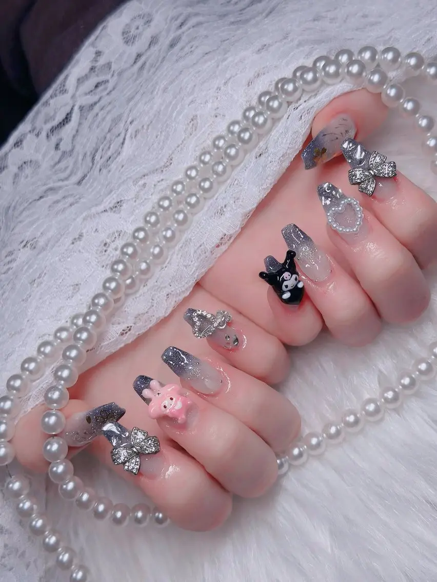 ネイル オーロラネイル フレンチネイル ジェルネイル ハロウィン キラキラネイル ハンドネイル H.baby Nail Salonのネイルデザイン
