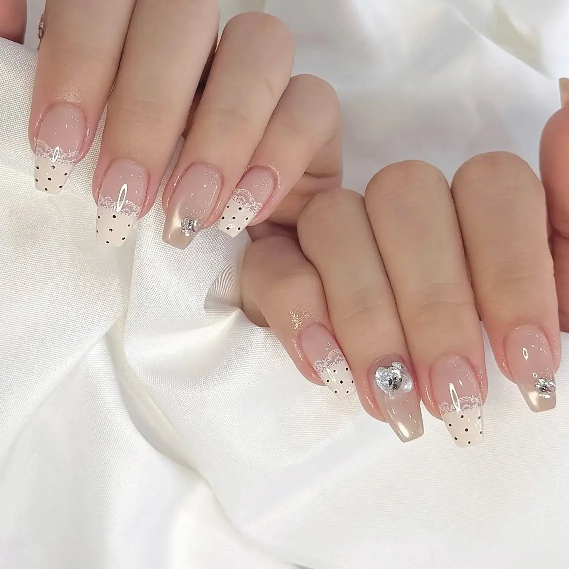 ネイル アートネイル フレンチネイル ジェルネイル グラデーション 韓国ネイル ハンドネイル Akina Nail 亀戸のネイルデザイン