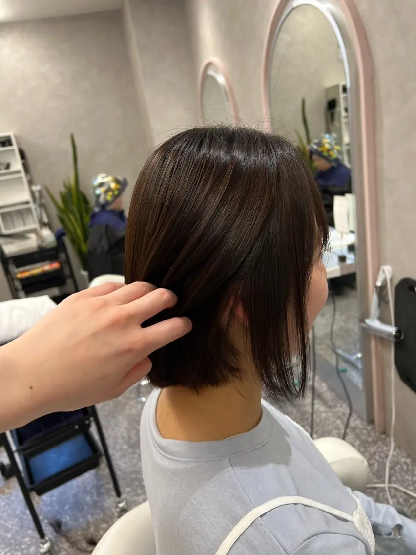 ショート カラー グレージュ ボブ 韓国風ヘア カット ヘアカラー 縮毛矯正 Naru┆川西能勢口 ┆髪質改善のヘアスタイル