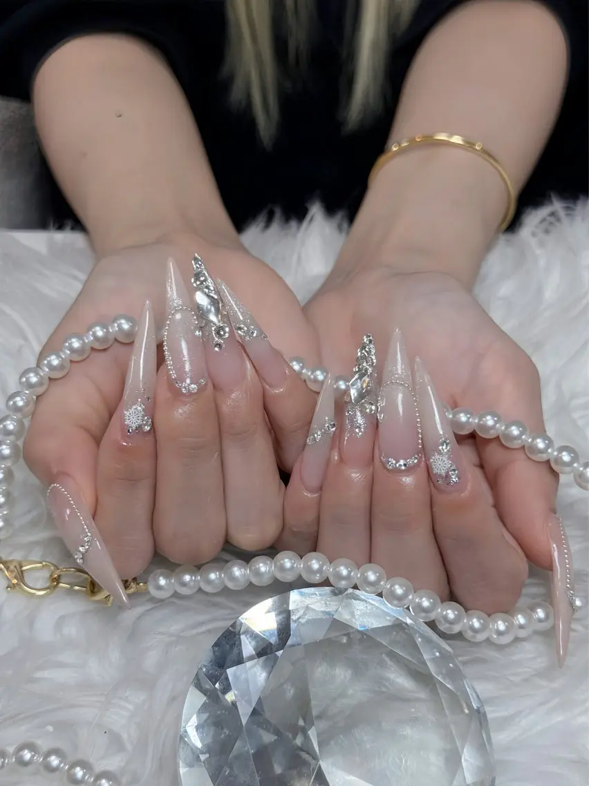 ネイル チークネイル ドット フレンチネイル グラデーション ハート ハンドネイル ハンドケア Eli Muse 新宿ネイルのネイルデザイン