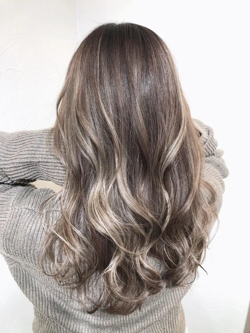 🌈カット+コントラストケアブリーチハイライト+フルカラー+3stepトリートメント🌈🙋♀️イルミナ、アディクシーの写真