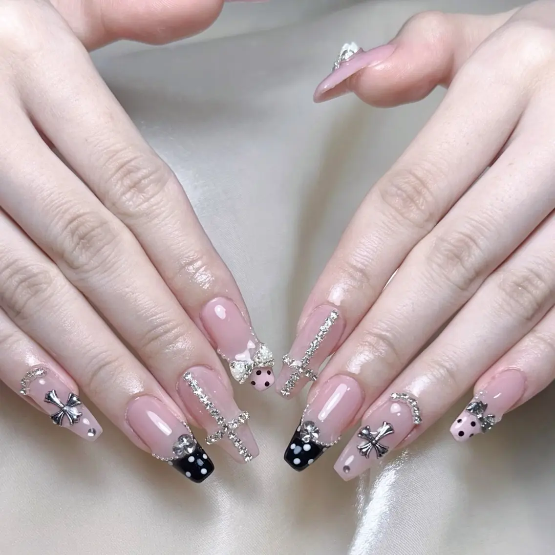メンズ ネイル メンズ韓国風 アートネイル オーロラネイル ガーリー キラキラネイル ハンドネイル Nail salon 木にいるのネイルデザイン