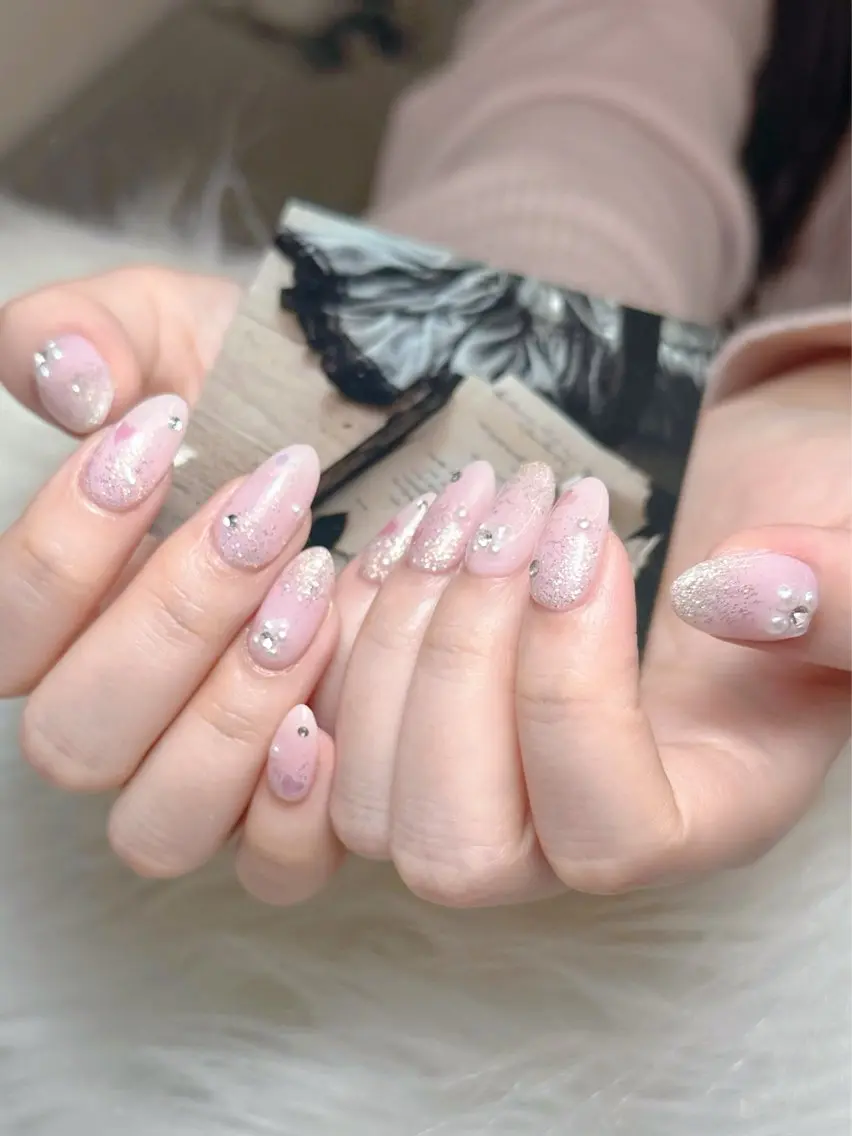 ネイル ハンドネイル グロー ネイルのネイルデザイン
