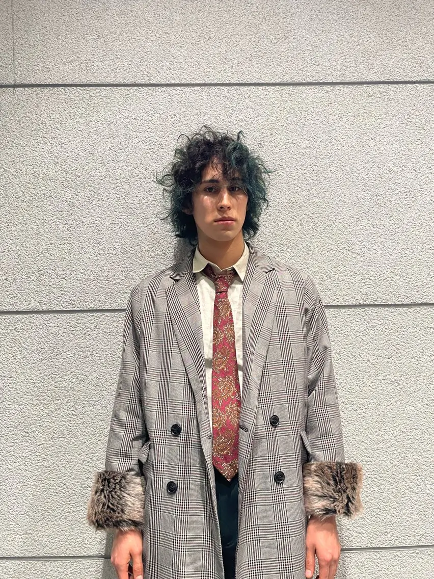 ミディアム カラー メンズ メンズブリーチ ブリーチ くせ毛 田中 真白のヘアスタイル