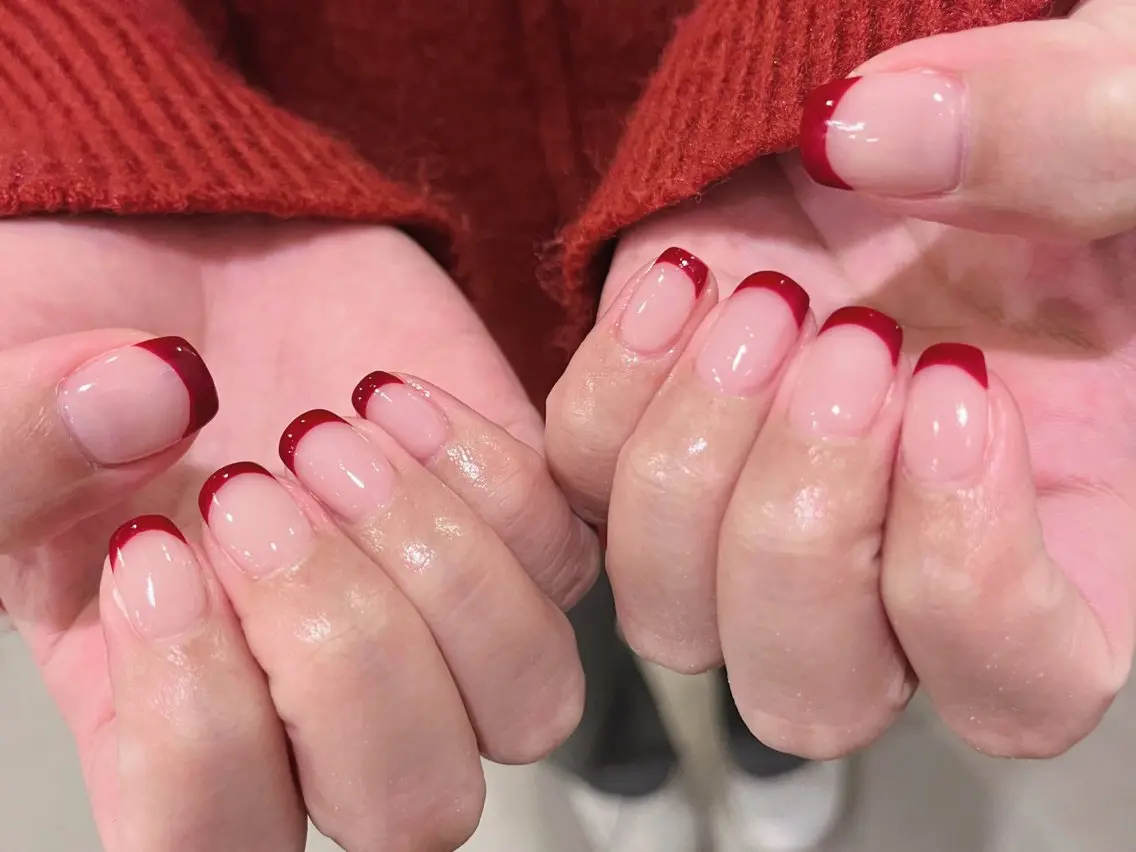 【掲載記念🫧】ベースありフレンチネイル (オフ込み)の写真