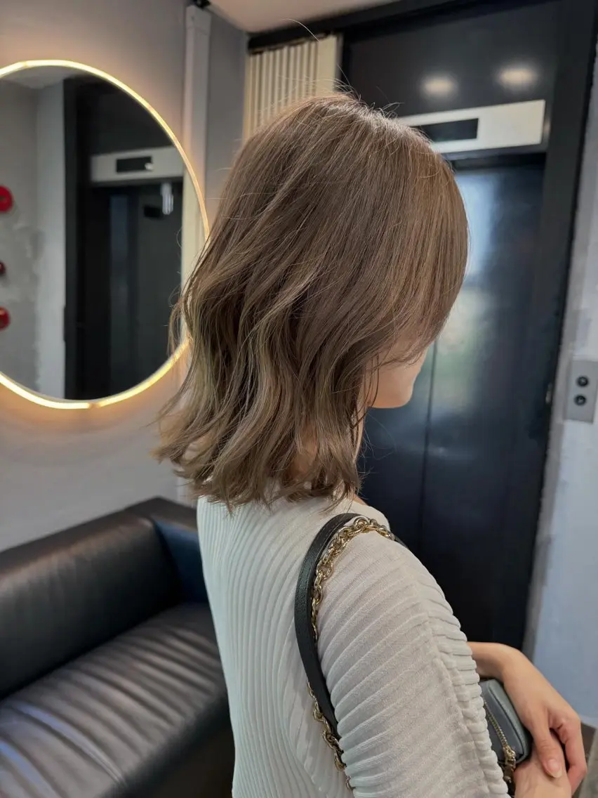 ミディアム カラー gisel エリナのヘアスタイル