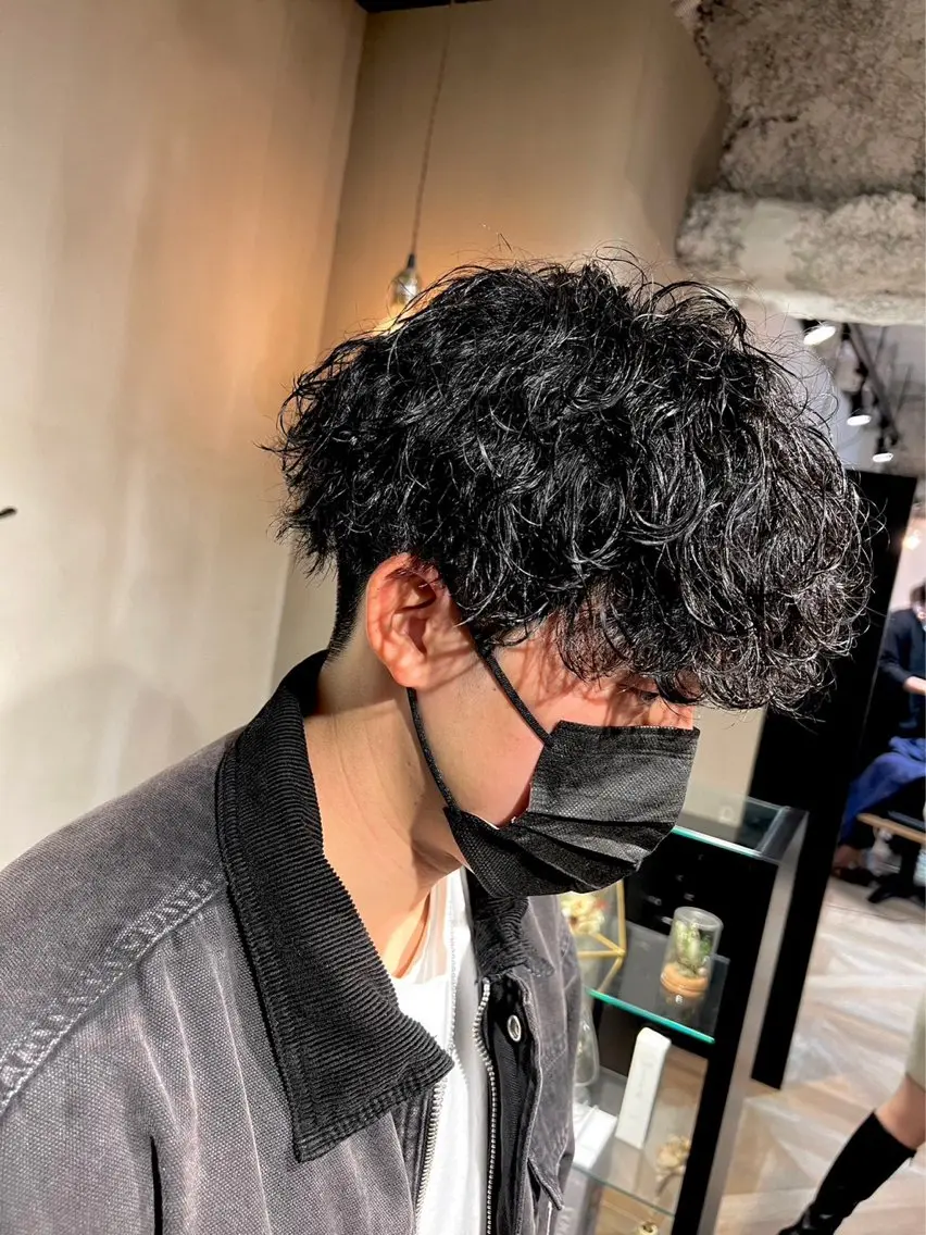 パーマ メンズ メンズパーマ 波巻きパーマ 艶感/レイヤーカット 🌐Taketoのヘアスタイル