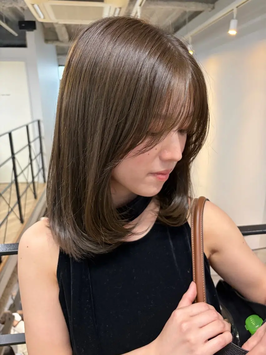 ミディアム カット ヘアカラー トリートメント 下川 結月のヘアスタイル
