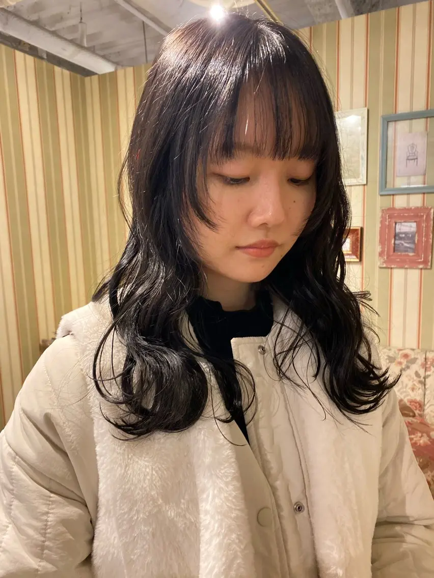 セミロング 顔まわりレイヤー 顔周りカット レイヤーカット カット トリートメント LUVISM新潟🎀 透明感カラー/ミユのヘアスタイル