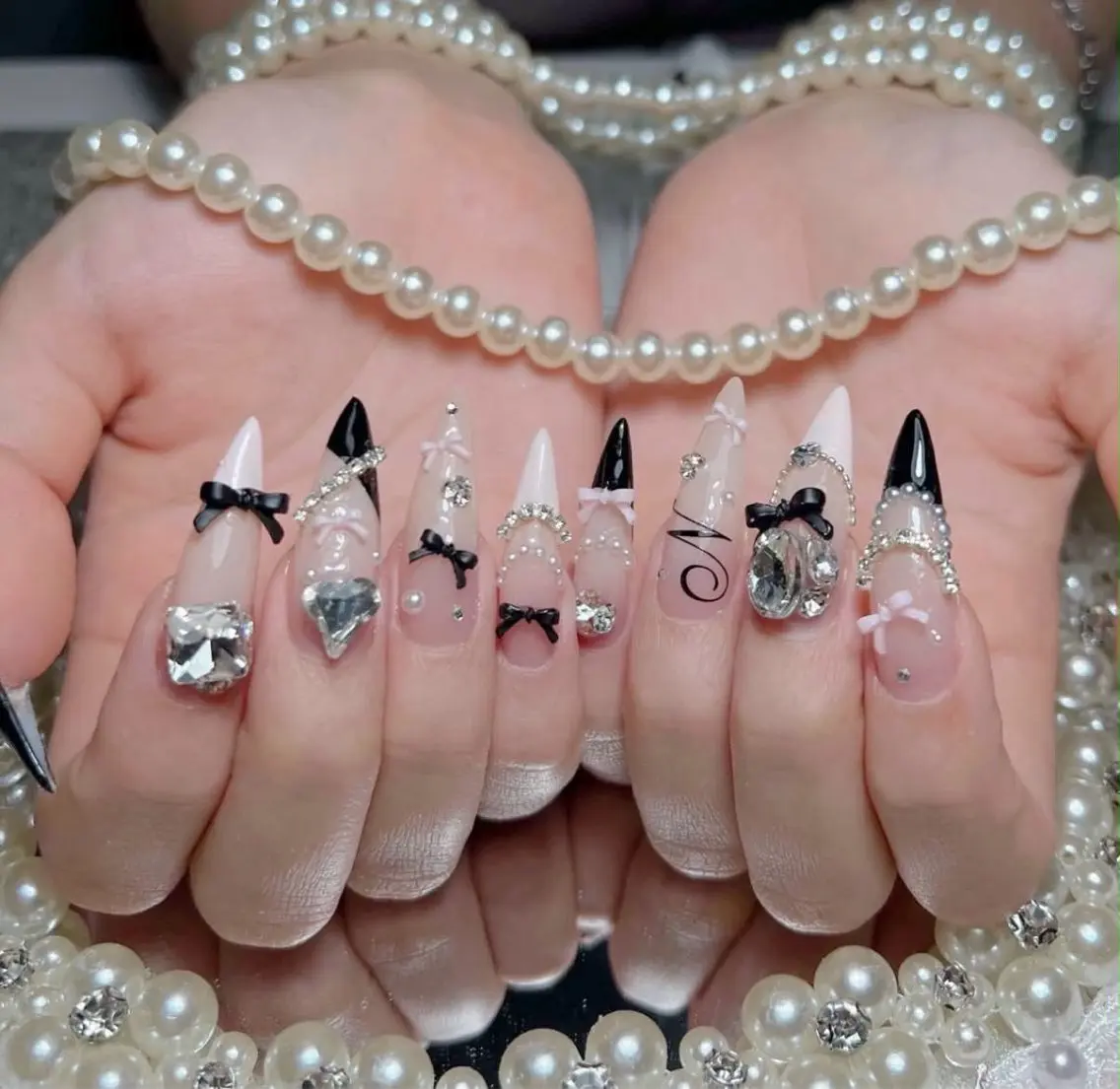 ネイル アートネイル ボルドー フレンチネイル ジェルネイル 氷ネイル・うるうるネイル ハンドネイル Julie Nail Rinのネイルデザイン