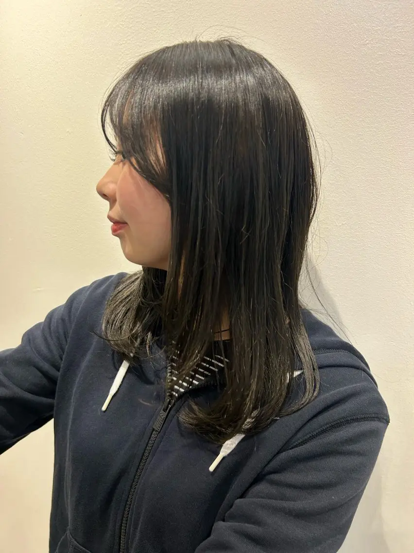 ミディアム カラー 透明感カラー オリーブカラー ヘアカラー 田中 遥陽の眉毛・アイブロウイメージ