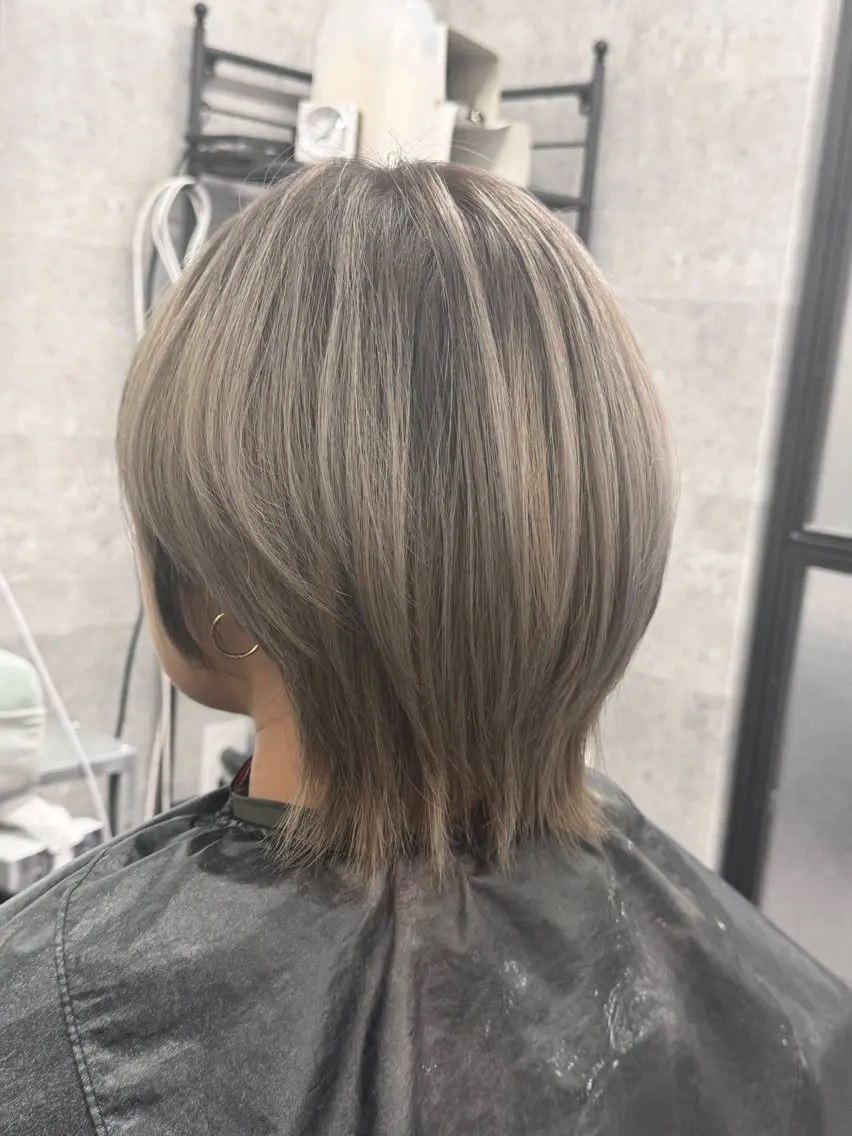 ショート カラー バレイヤージュ ブリーチ レイヤーカット ヘアカラー トリートメント 艶髪✨ブリーチ職人 yasuのヘアスタイル
