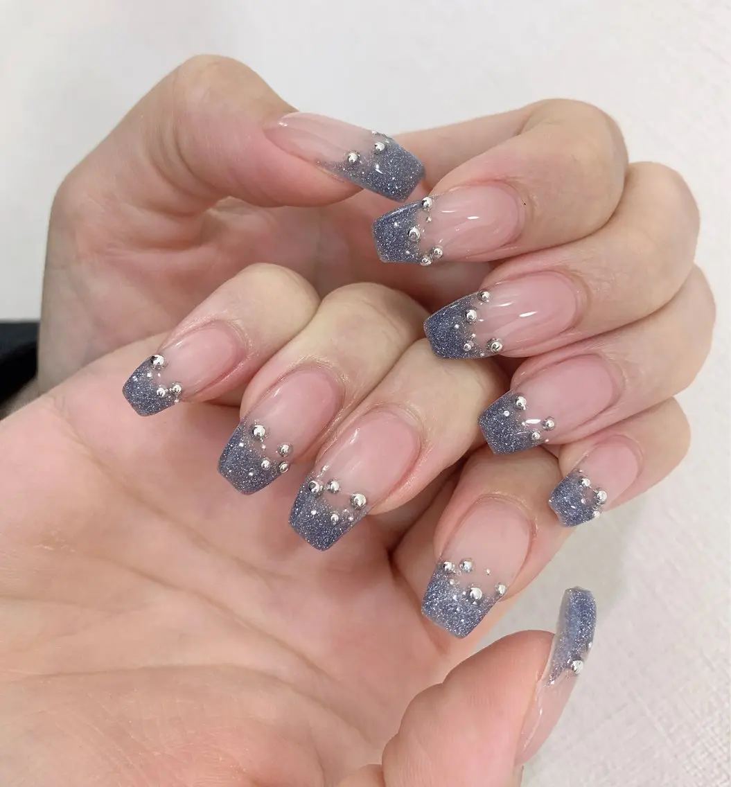 ネイル フレンチネイル キラキラネイル マグネットネイル 春ネイル ワンホンネイル Rainbow Nailのネイルデザイン