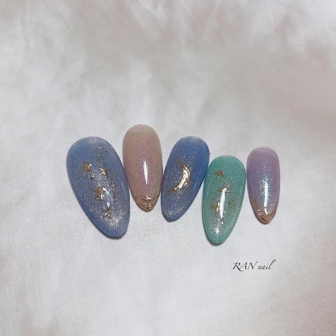 ネイル ブルー ジェルネイル グリーン キラキラネイル マグネットネイル RAN nailのネイルデザイン