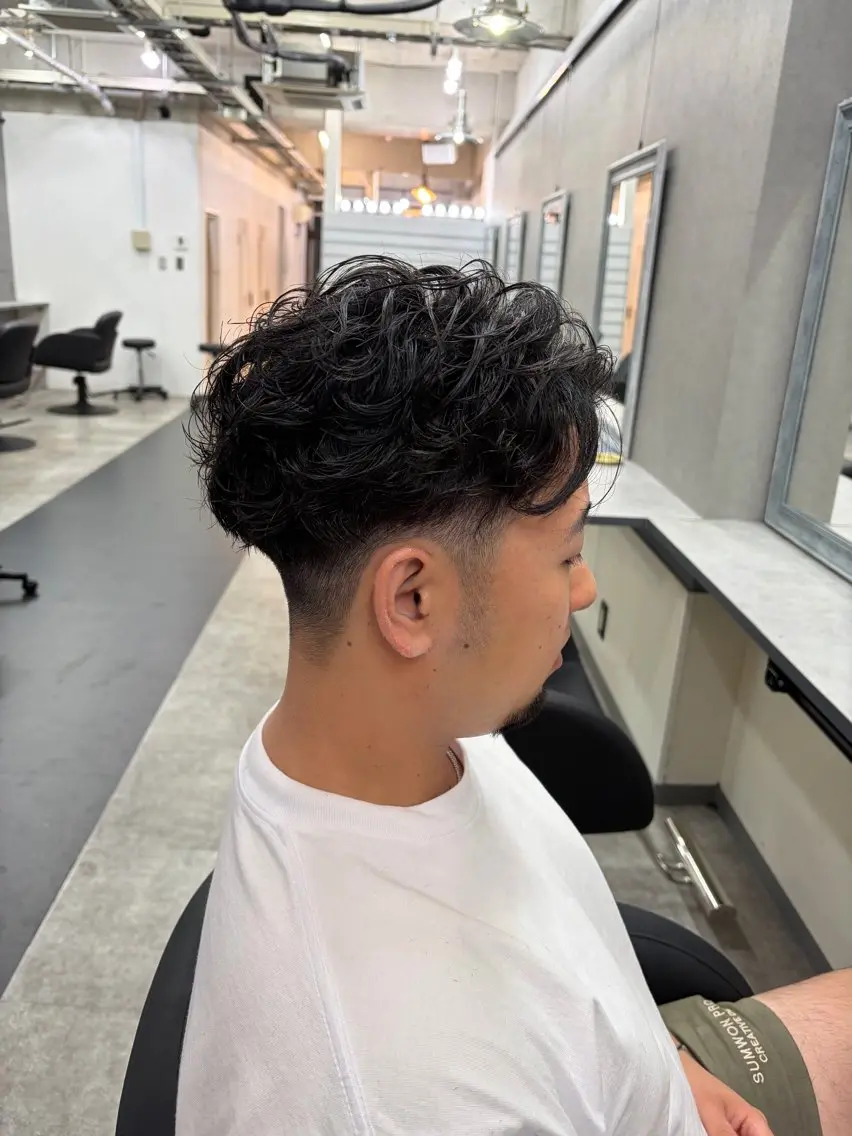 ショート パーマ メンズ カット パーマ トリートメント ダブルカラー メンズパーマ大成のヘアスタイル