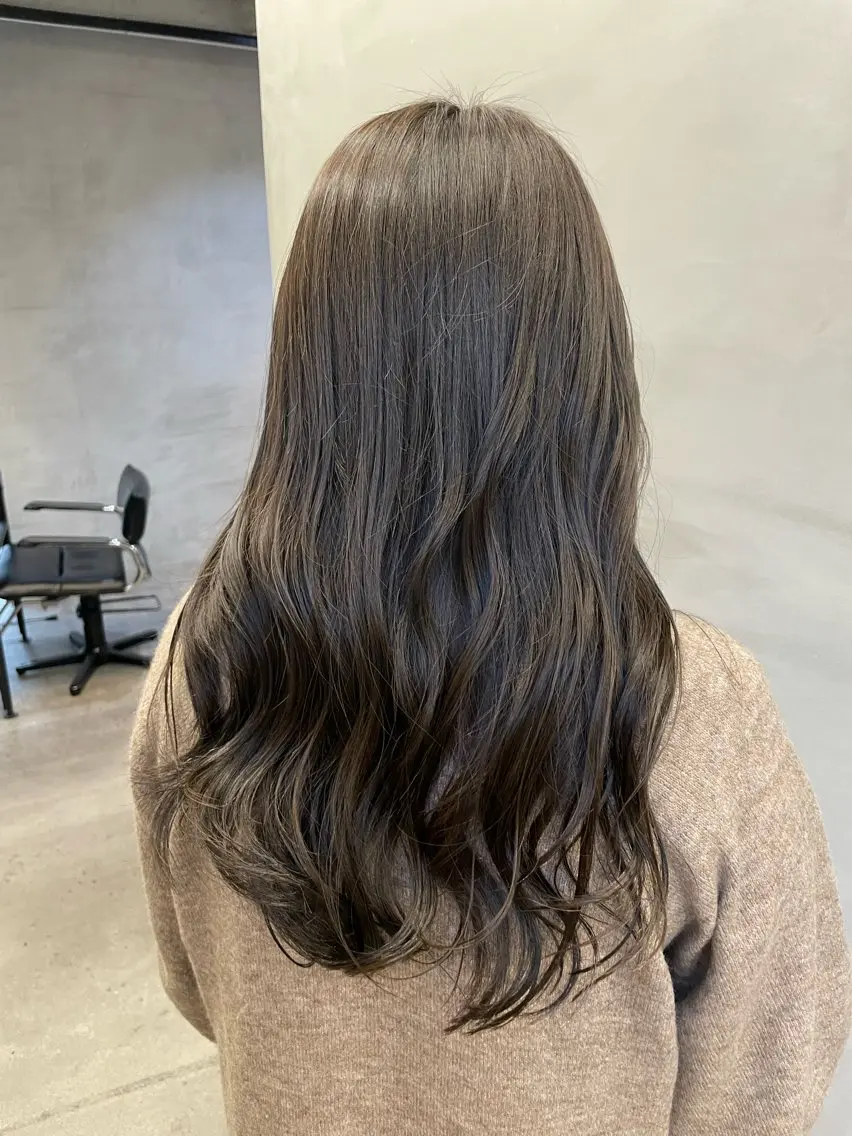ミディアム カラー ヘアアレンジ アディクシーカラー ベージュカラー ブリーチ ケアカラー グレージュ 高山🐬髪質改善 池袋で縮毛矯正のヘアスタイル