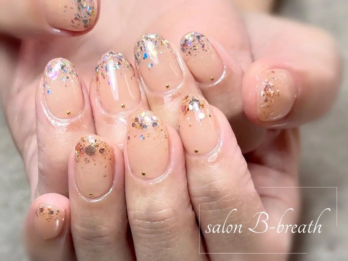 ネイル グラデーション キラキラネイル ラメ(グリッター) ラメグラデーション ショートネイル ハンドネイル salon B-breathのネイルデザイン