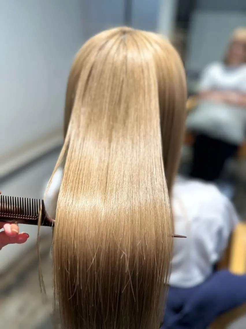 ロング 金 春江のヘアスタイル