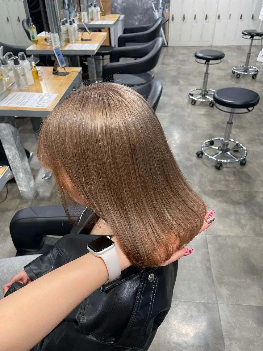 ショート カラー ヘアカラー ハイトーン 横浜💞ミオのヘアスタイル