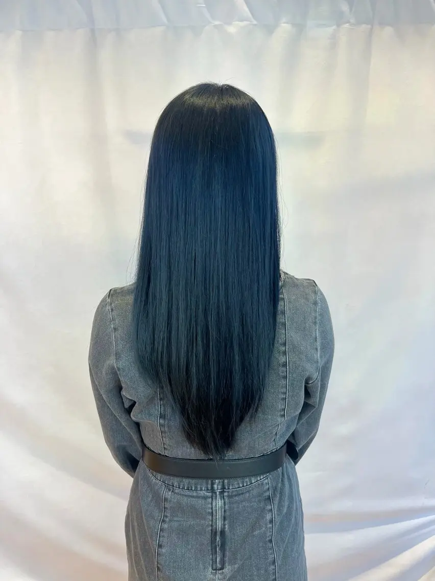 ロング カラー ブリーチ ブルーカラー ブルーグレー ヘアカラー 梶原 美保のヘアスタイル