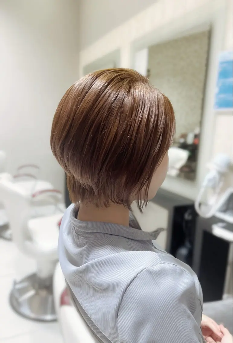カラー ブリーチ 透明感カラー 浦中 真鈴のヘアスタイル