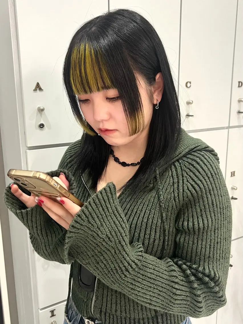 ミディアム カラー デザインカラー ヘアカラー トリートメント 佐々木 愛実のヘアスタイル