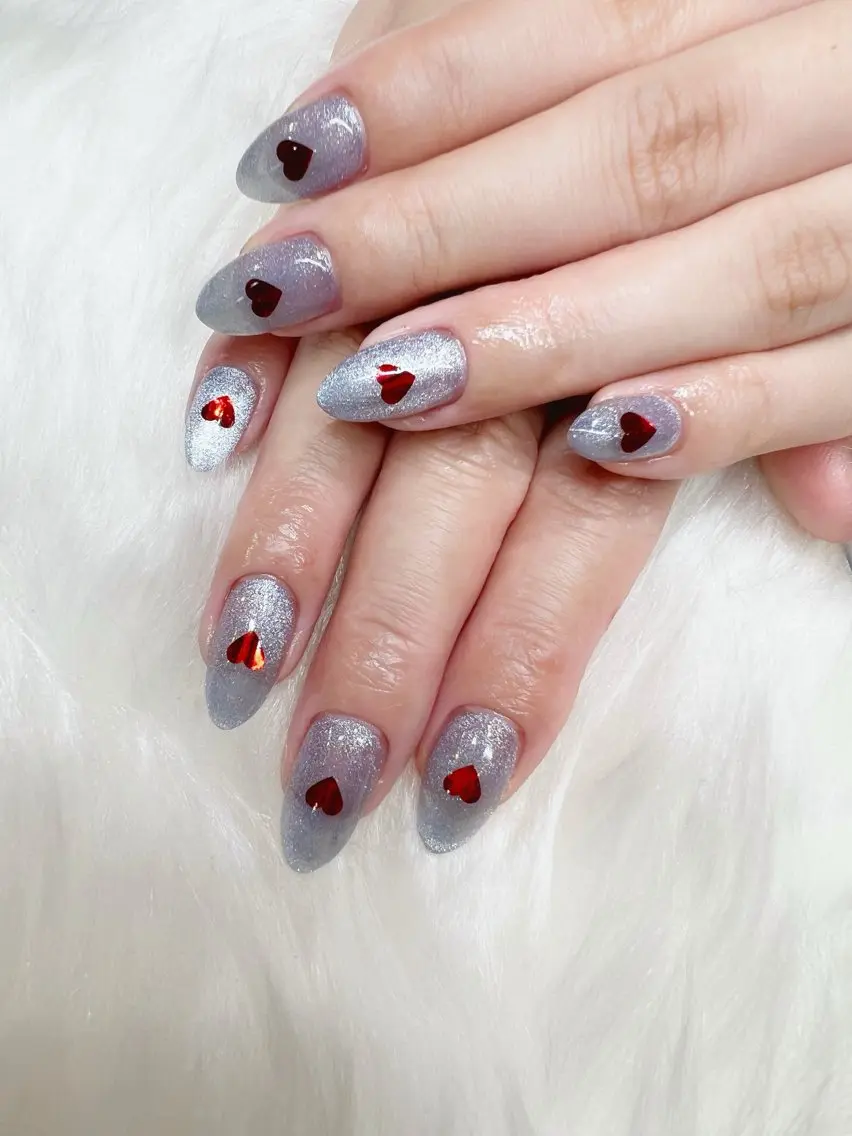 ネイル ハート ホログラムネイル マグネットネイル ハンドネイル glow_ nailのネイルデザイン