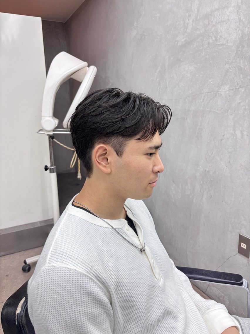 メンズ アップバング 藤本 康二のヘアスタイル