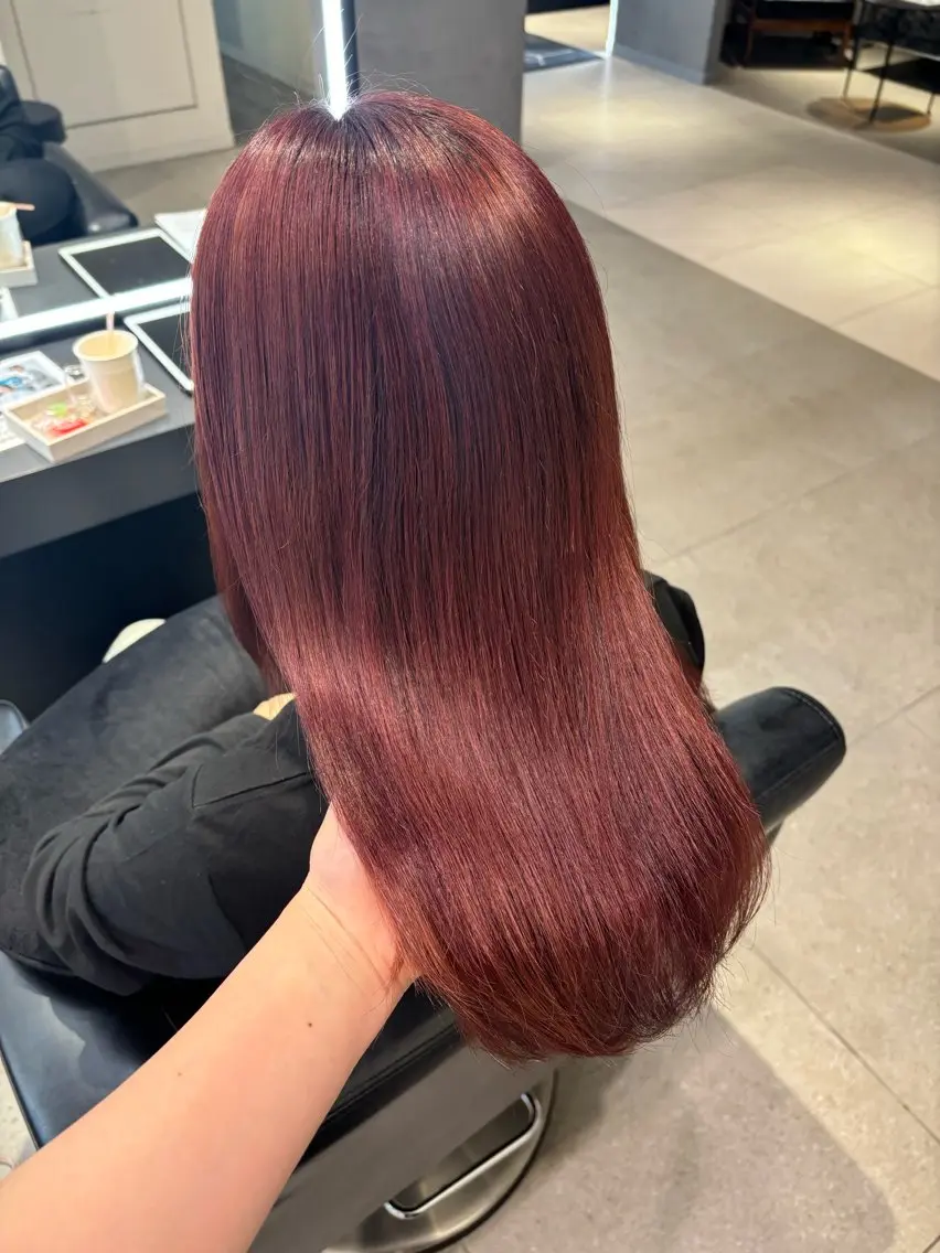 ミディアム KAREN(ému) 伏見/カットモデルのヘアスタイル