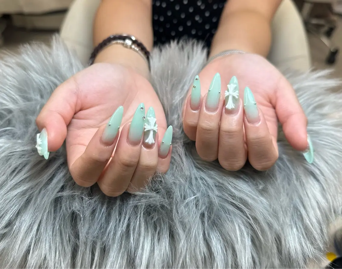 ネイル ハンドネイル ハンドケア Anh Nail 歌舞伎町のネイルデザイン