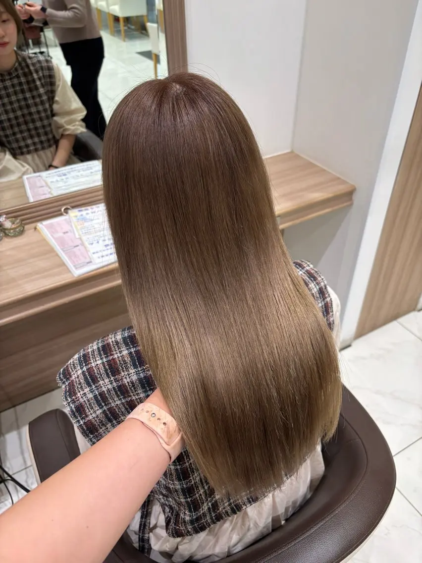 ロング カラー 駒形 七海のヘアスタイル