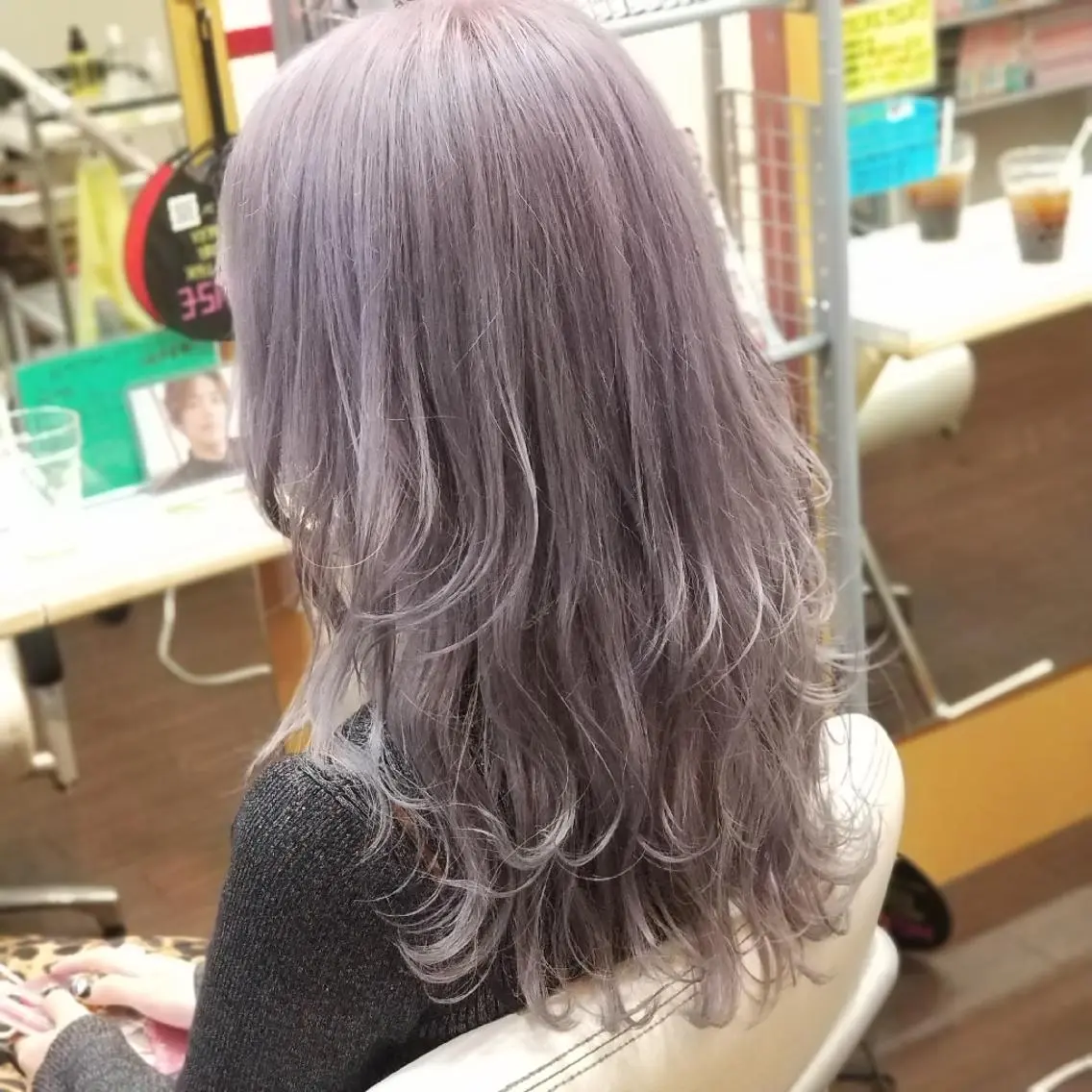 セミロング カラー ウルフカット ヘアカラー 植田 /エクステ /ブリーチ/髪質改善のヘアスタイル
