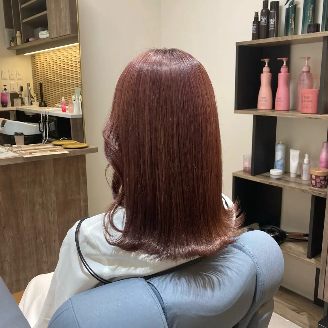 セミロング カラー ベージュカラー ブリーチ ピンクカラー ピンクベージュ ヘアカラー ピンクカラー🎀 米津 美佑のヘアスタイル