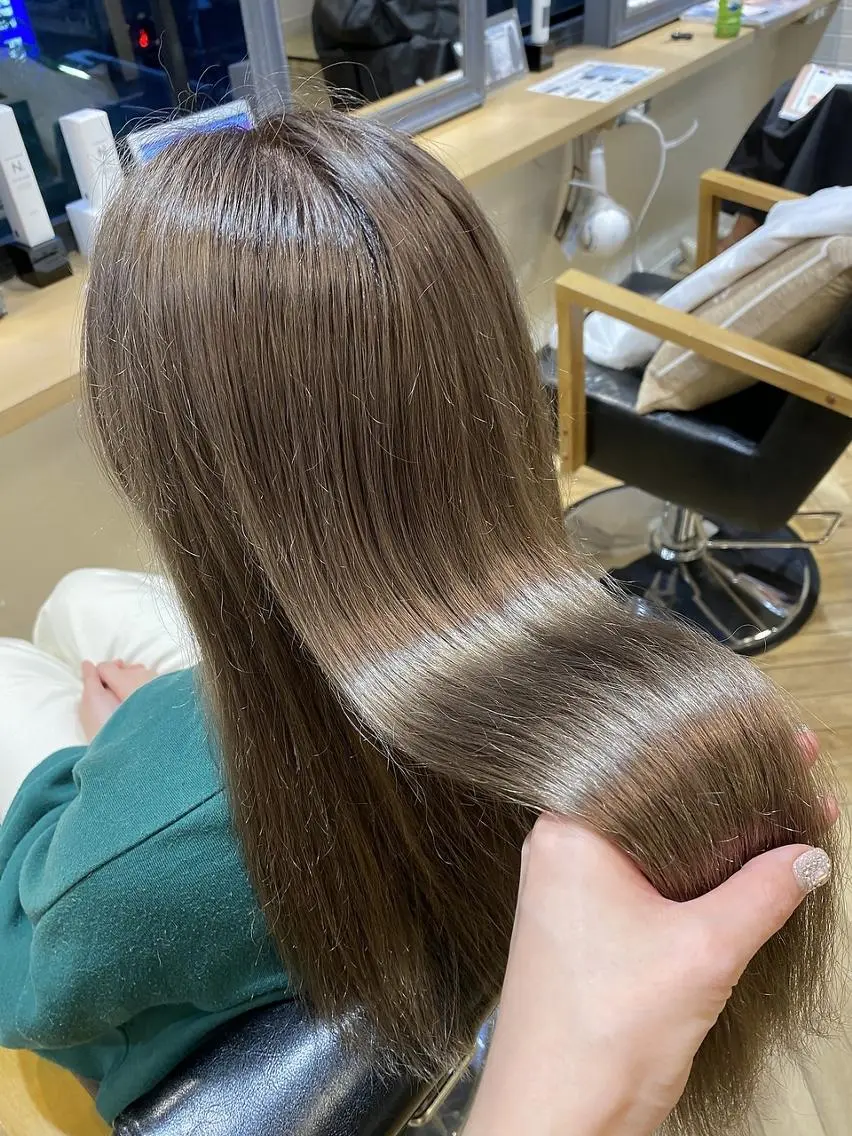 カット+髪質改善 4stepAujua トリートメント ¥7700の写真