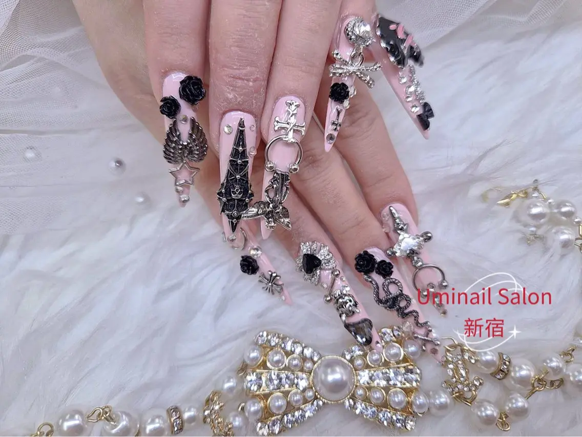 ネイル UMI ネイルサロン新宿🎀のネイルデザイン