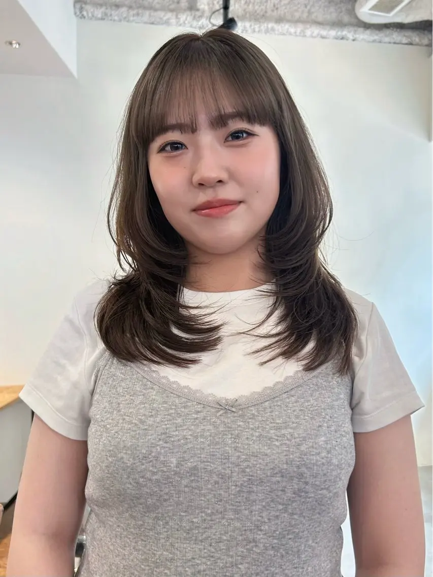 セミロング カラー 透明感カラー オリーブカラー ハッシュカット カット ヘアカラー トリートメント ボブ/レイヤー 大阪梅田/きょうかのヘアスタイル