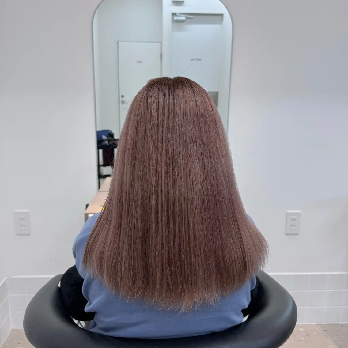 セミロング カラー ベージュカラー ピンクカラー ピンクベージュ ヘアカラー 内田 愛莉のヘアスタイル