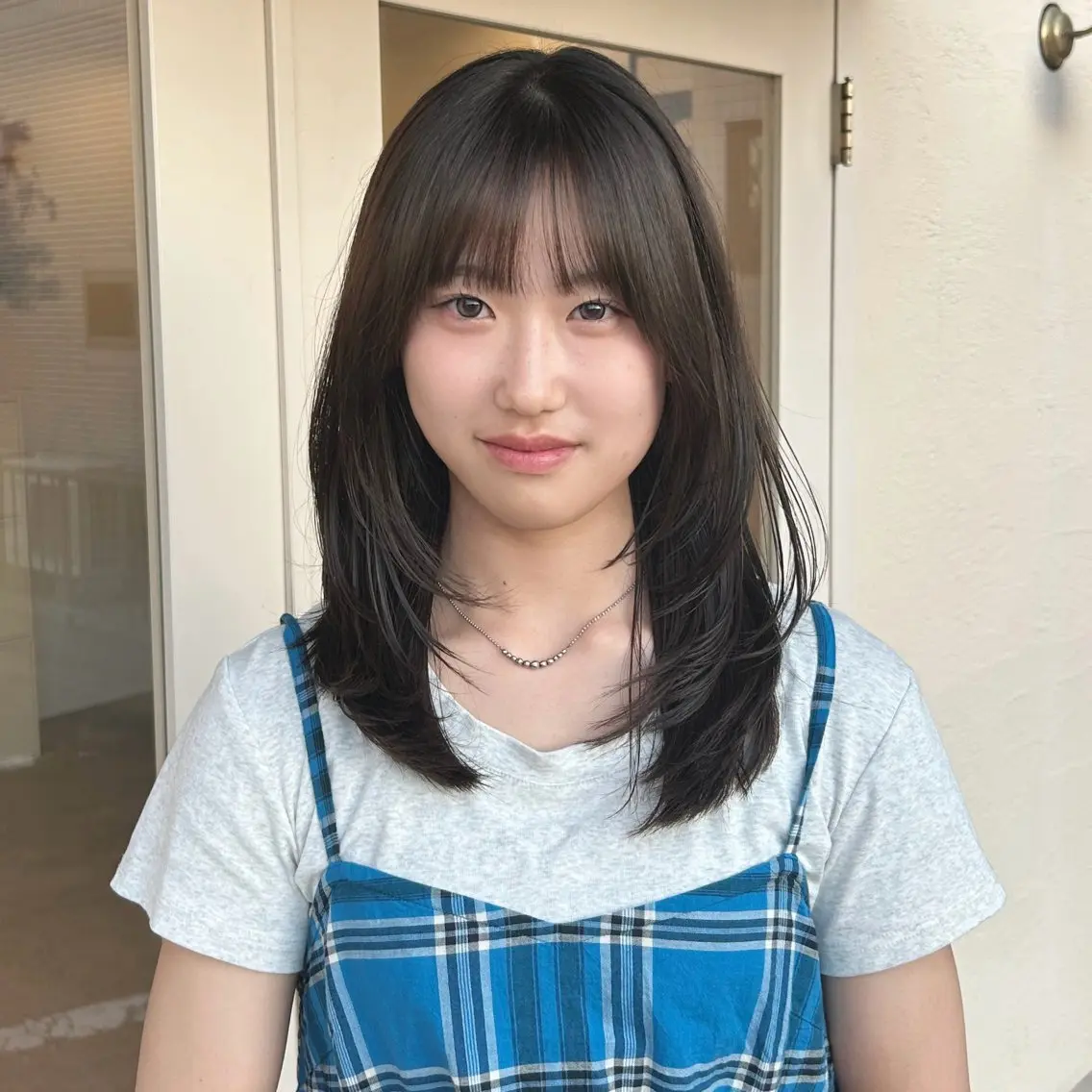 ミディアム 鳥居 愛子のヘアスタイル