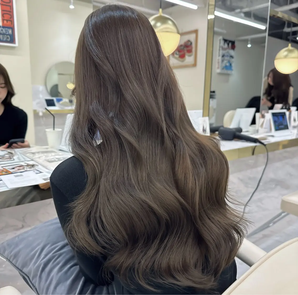 ロング カラー ケアカラー 透明感カラー ピンクカラー ローズカラー くびれヘア ヘアカラー aku💞韓国風🩷 ピンクカラー🎀🩷のヘアスタイル
